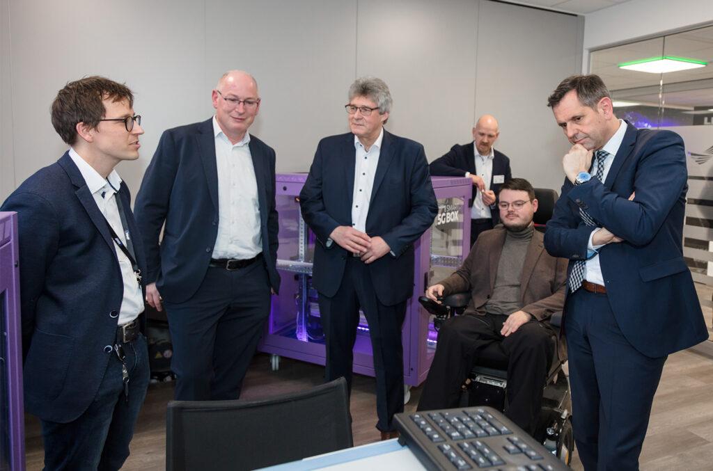 Olaf Lies, Minister of Economic Affairs in Lower Saxony, visits HMF Smart Solutions